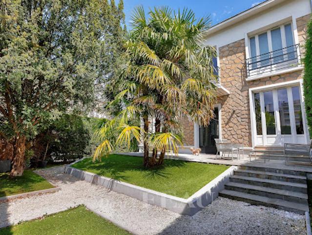 Maison avec jardin et terrasse