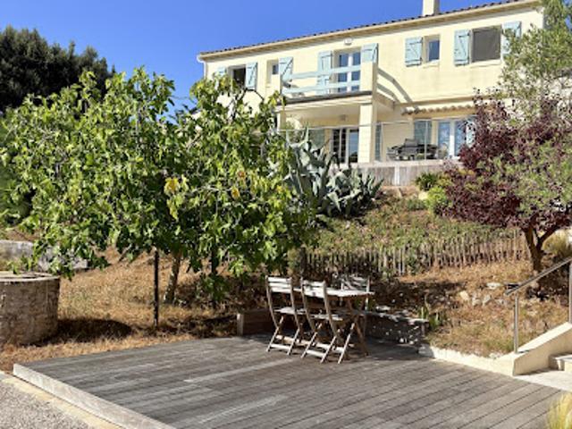 Maison avec jardin et terrasse