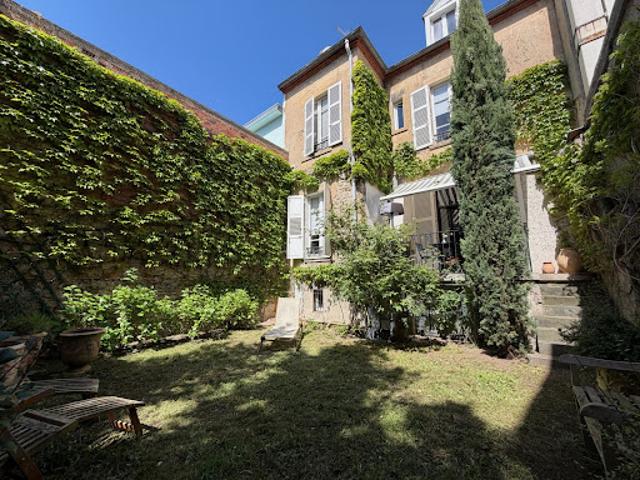Maison avec jardin et terrasse