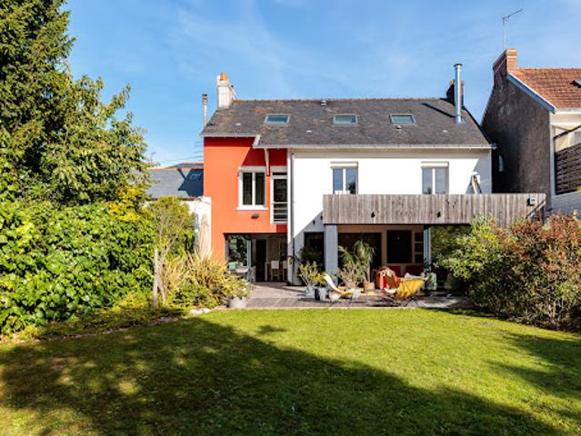 Maison avec jardin et terrasse