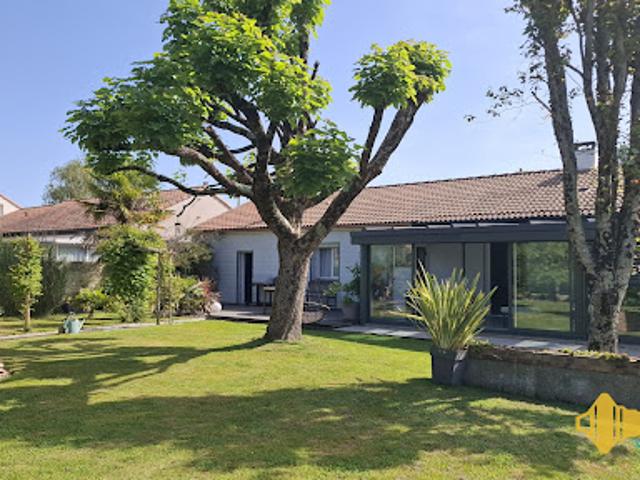 Maison avec jardin et terrasse