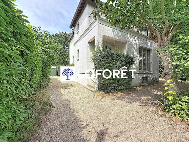 Maison avec jardin et terrasse