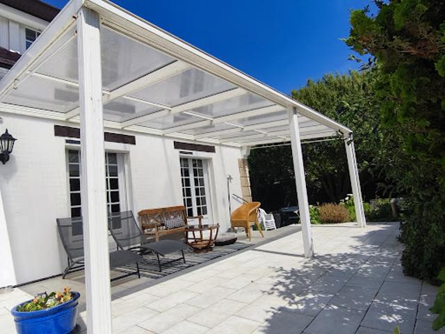 Maison avec jardin et terrasse