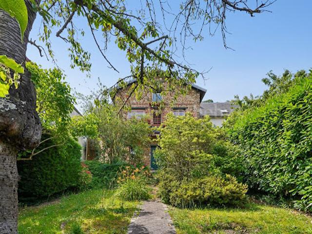 Maison avec jardin et terrasse