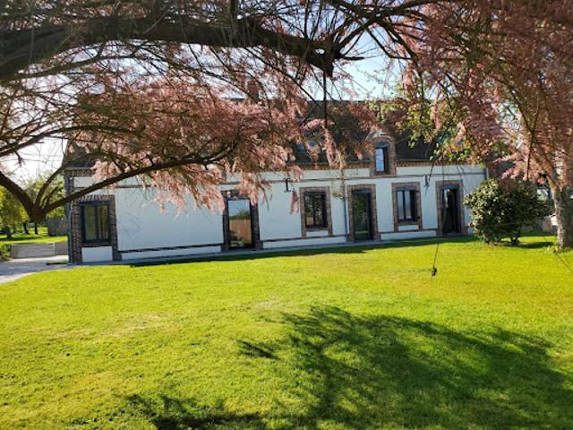 Maison avec jardin et terrasse
