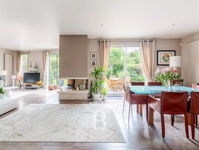 Maison avec jardin et terrasse