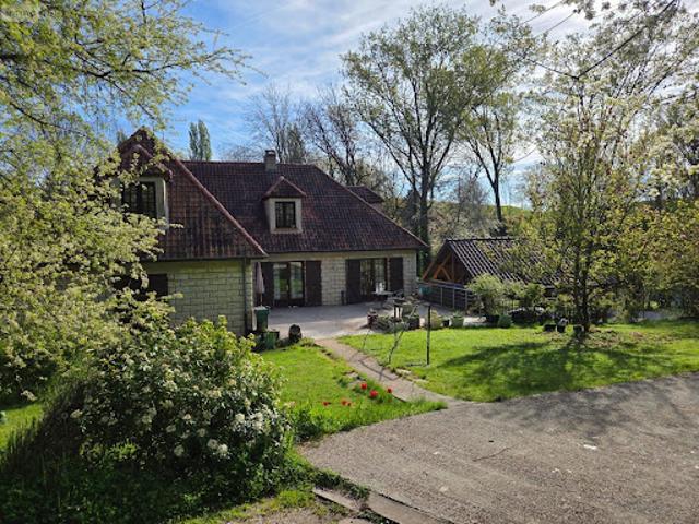 Maison avec jardin et terrasse