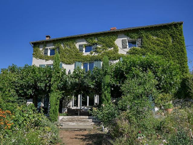 Maison avec jardin et terrasse