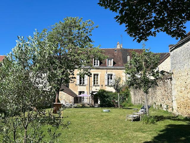 Maison avec jardin et terrasse