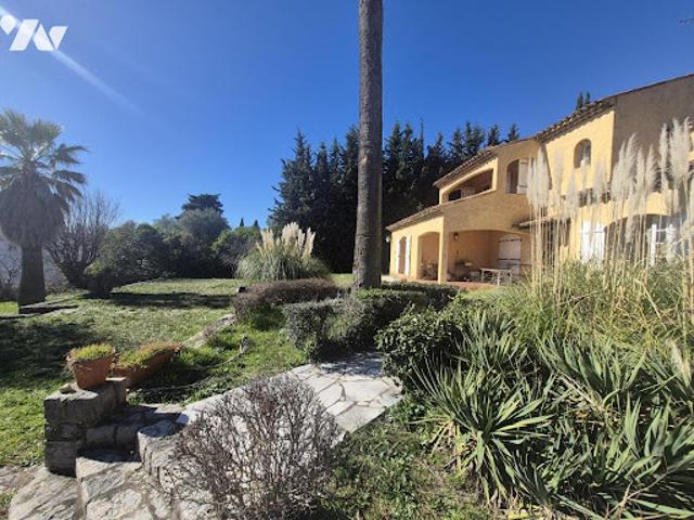 Maison avec jardin et terrasse