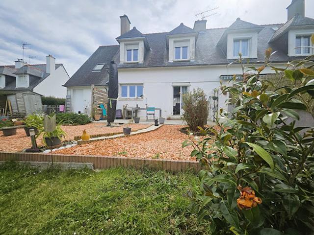 Maison avec jardin et terrasse