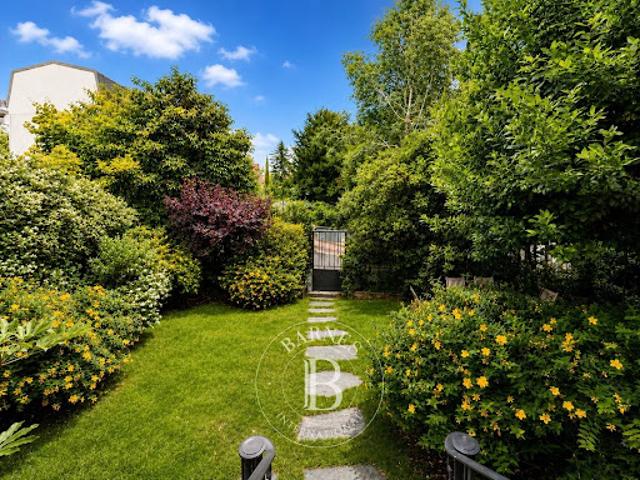 Maison avec jardin et terrasse