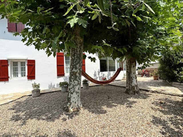 Maison avec jardin et terrasse