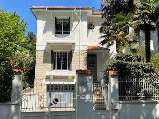 Maison avec jardin et terrasse