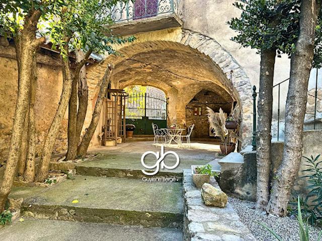 Maison avec jardin et terrasse