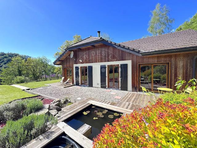Maison avec jardin et terrasse