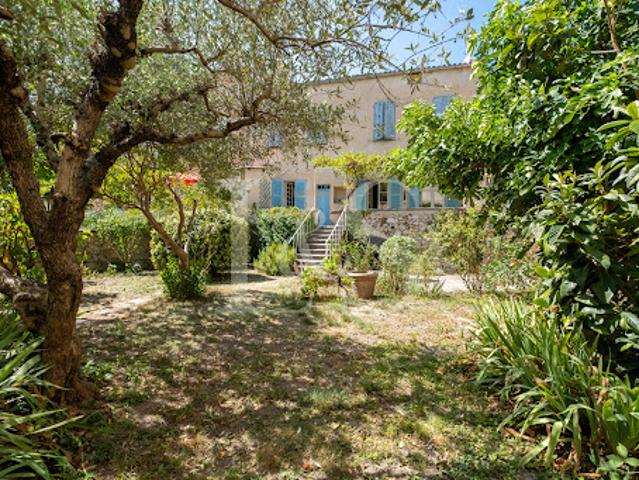 Maison avec jardin et terrasse