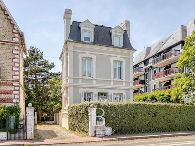 Maison avec jardin et terrasse
