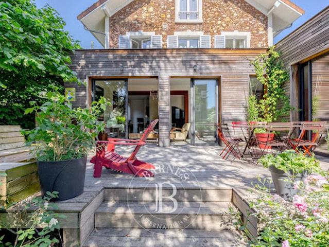 Maison avec jardin et terrasse