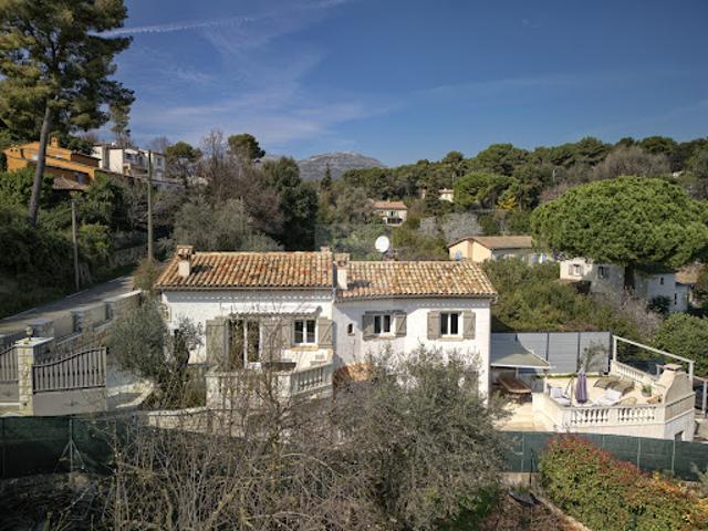 Maison avec jardin et terrasse