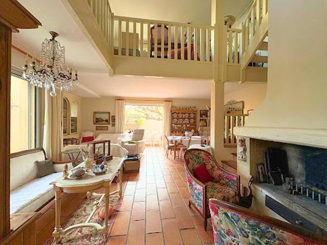 Maison avec jardin et terrasse