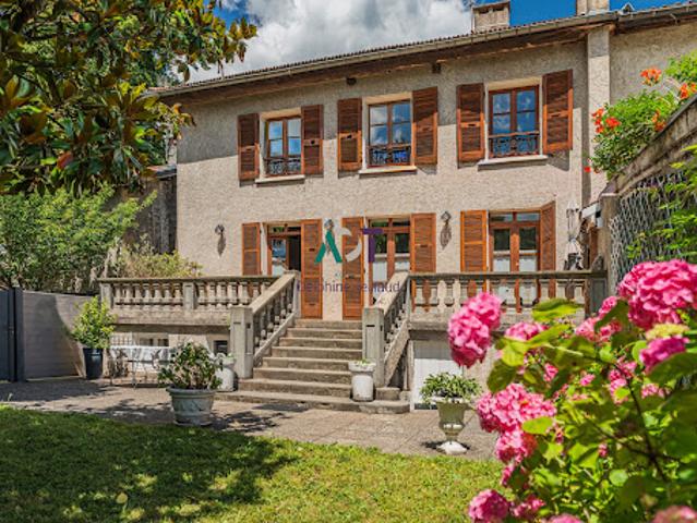 Maison avec jardin et terrasse