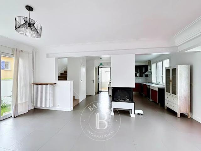Maison avec jardin et terrasse