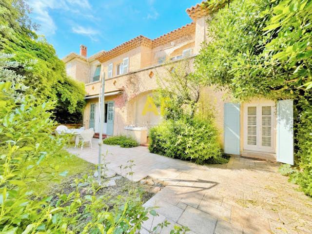 Maison avec jardin et terrasse