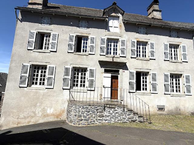 Maison avec jardin et terrasse