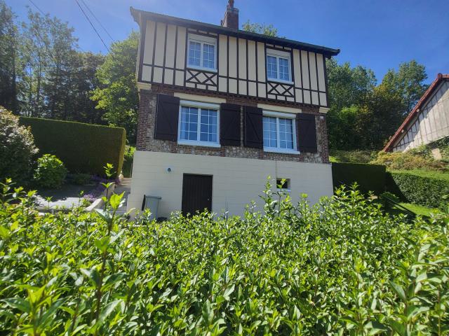 Maison avec jardin secteur calme à vendre à Saint Léonard 76400