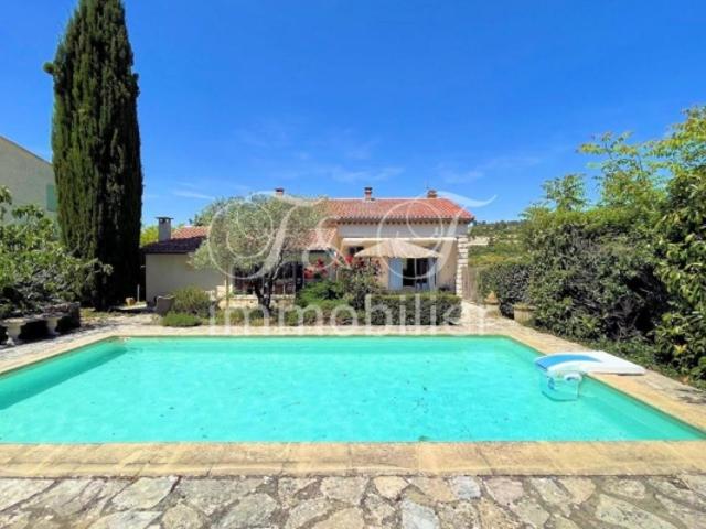 Maison avec jardin, piscine et garage