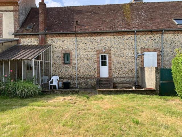 MAISON AVEC JARDIN PROCHE DE TOUTES COMMODITES