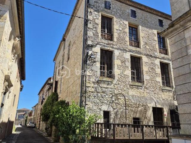 Maison avec local commercial et terrasse