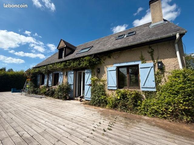 Maison avec magnifique terrain