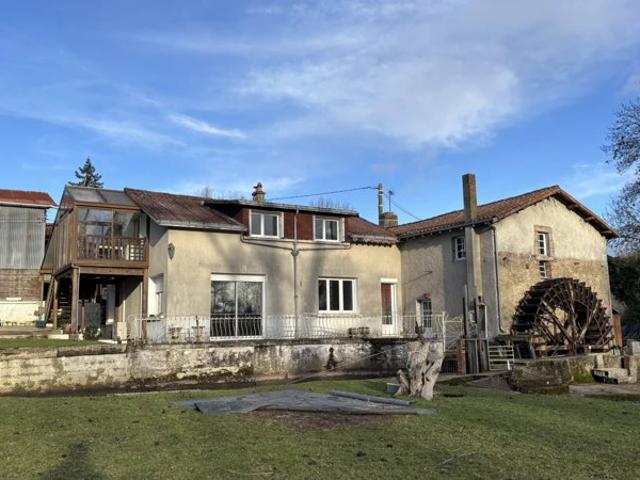 Maison avec moulin