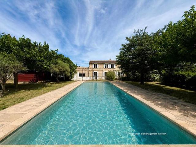 PROPRIÉTÉ AVEC DÉPENDANCE ET PISCINE À ORANGE
