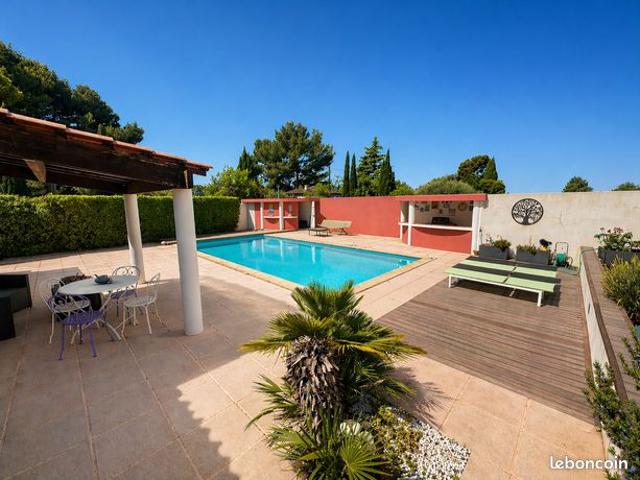 Maison avec piscine au calme absolu
