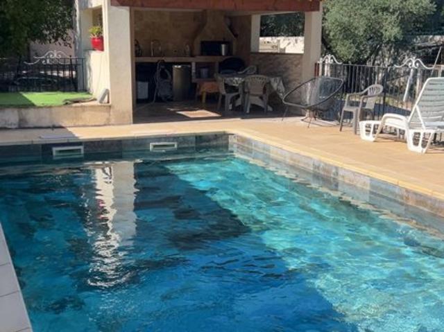 MAISON AVEC PISCINE À BAGNOLS SUR CÈZE