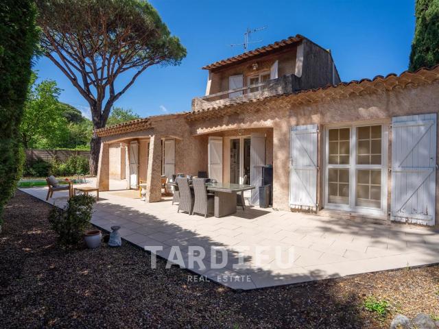 Gassin: Maison avec piscine, potentiel de rénovation 110m² Gassin