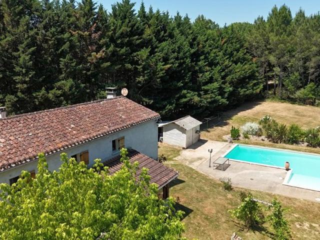 Maison avec piscine à Saint Front sur Lémance
