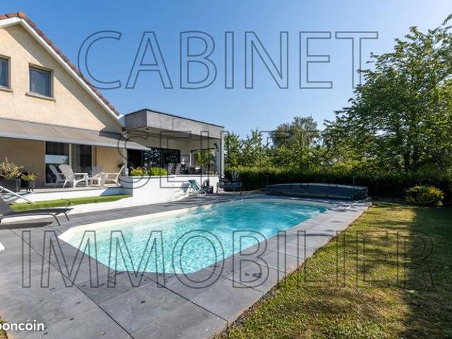 Maison avec piscine à Rioz