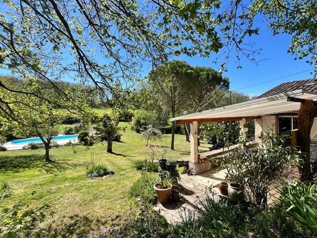 Maison avec piscine et dépendances, Penne d'Agenais 109m² Penne d'Agenais