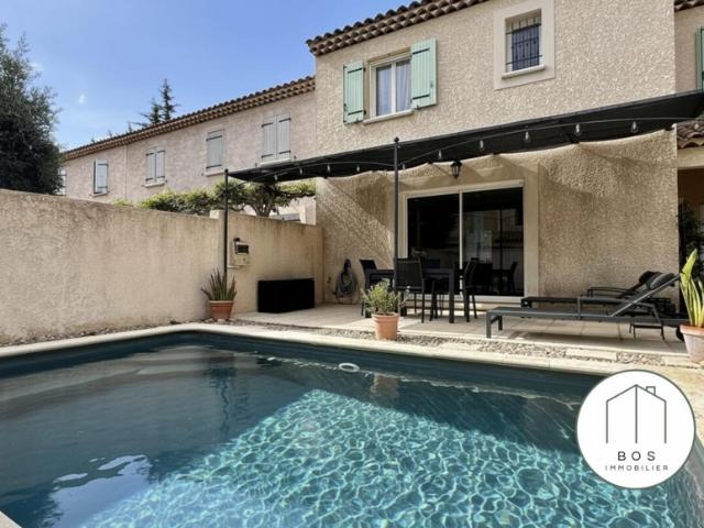 Maison avec piscine et garage