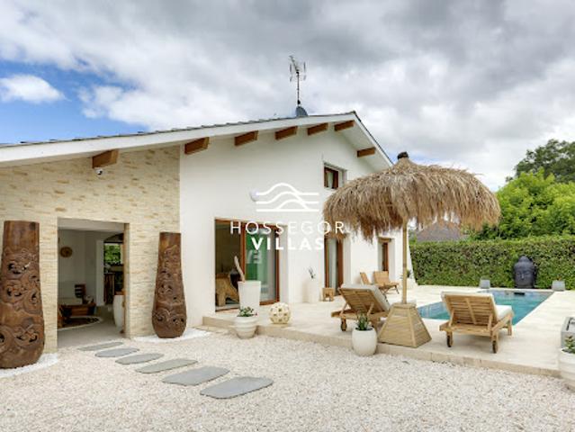Maison avec piscine et jardin