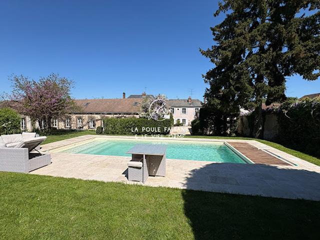 Maison avec piscine et jardin