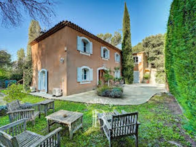 Maison avec Piscine et Jardin