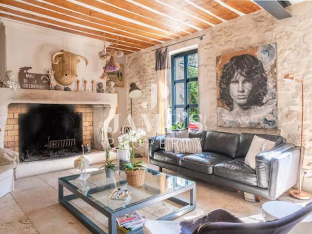 Maison avec piscine et jardin