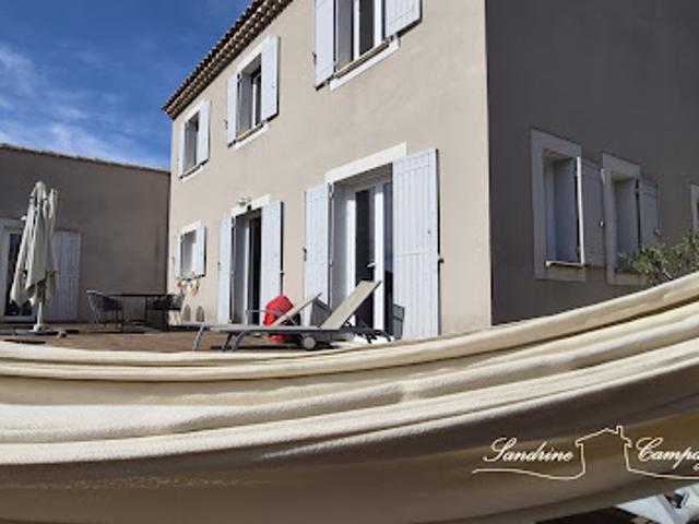 Maison avec piscine et jardin