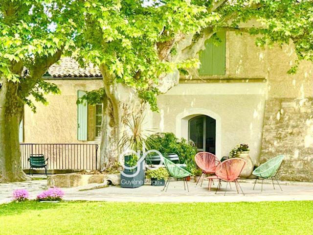 Maison avec piscine et jardin