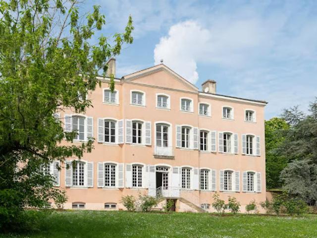 Maison avec piscine et jardin